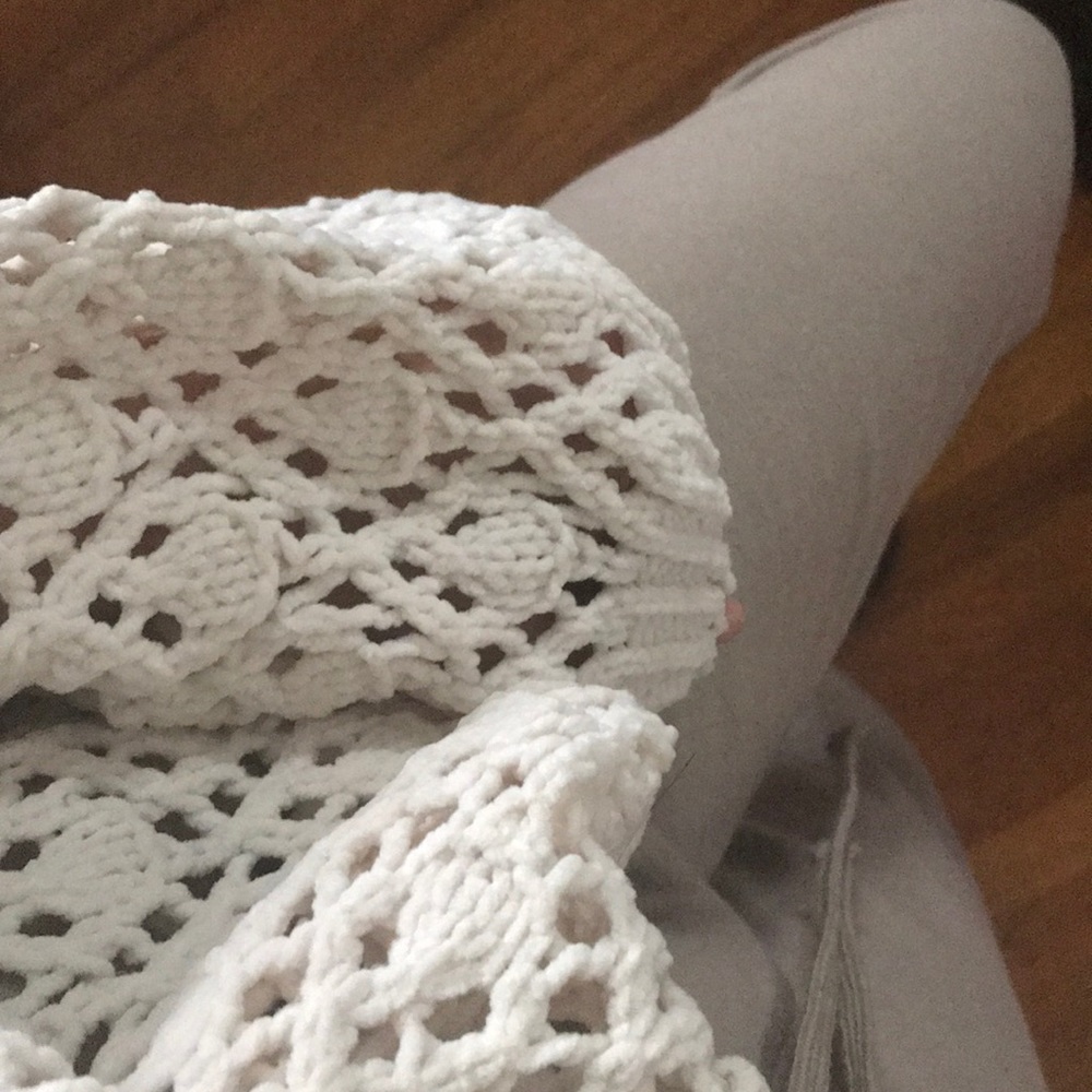 LAST  Trellis Off White Chenille Pullover - Picture 5 of 8
